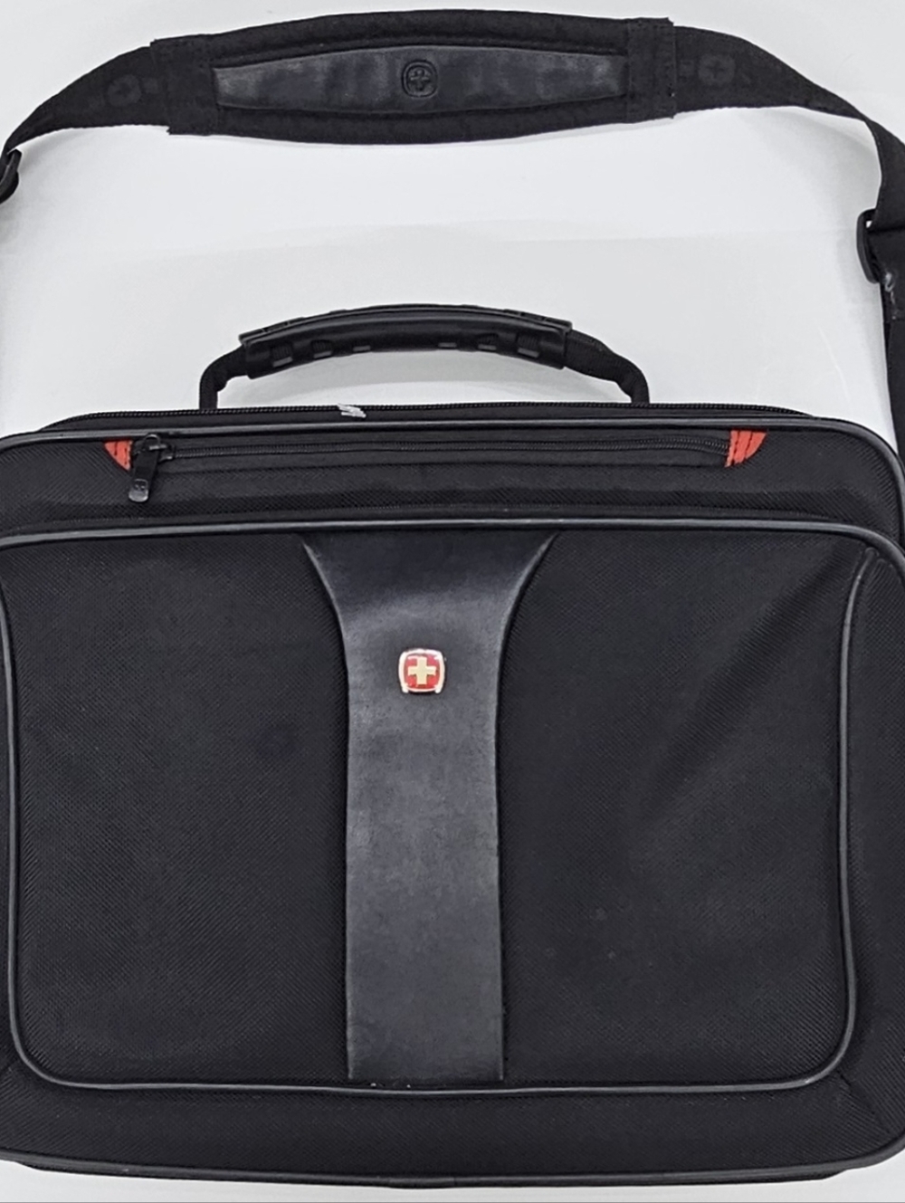 Wenger WA742602 Single Gusset 15.4" Laptop Bag, VTG Black SwissGear Padded Case